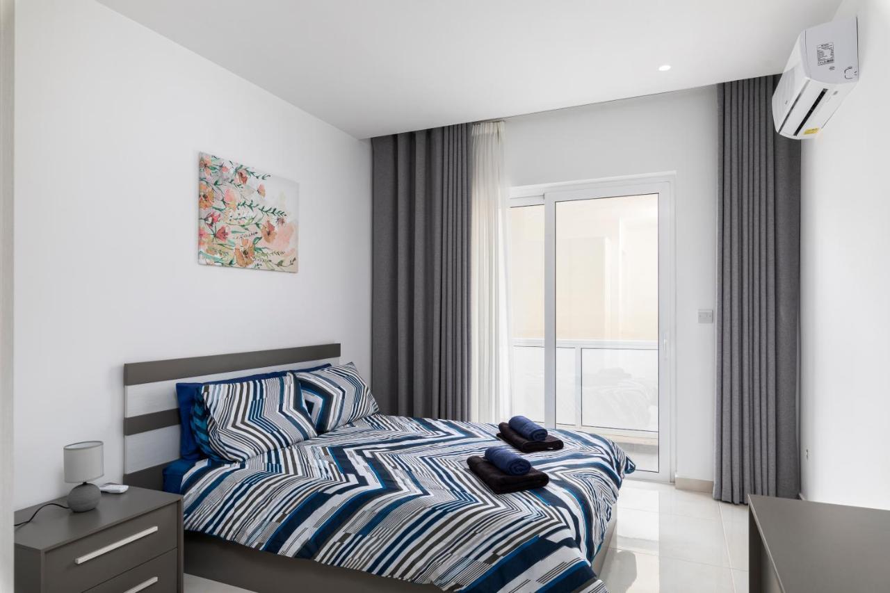 Modern 3br Stylish With Large Balcony - Close To St Julians And St Georges Bay Apartment *