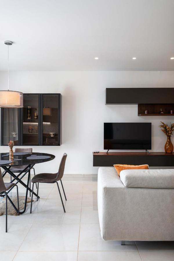 Modern 3br Stylish With Large Balcony - Close To St Julians And St Georges Bay