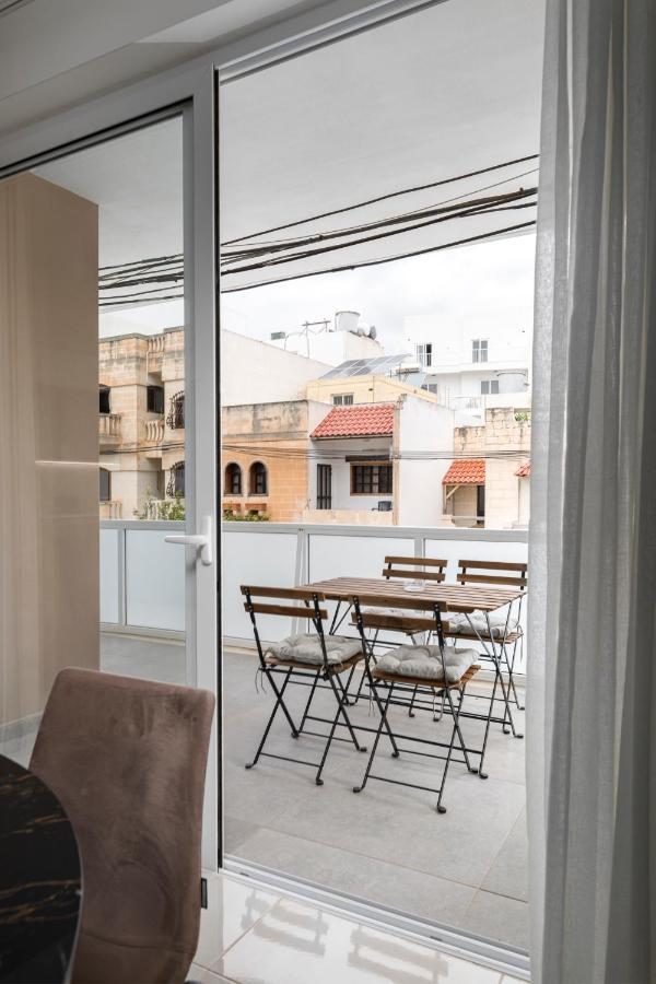 Modern 3br Stylish With Large Balcony - Close To St Julians And St Georges Bay Is-Swieqi